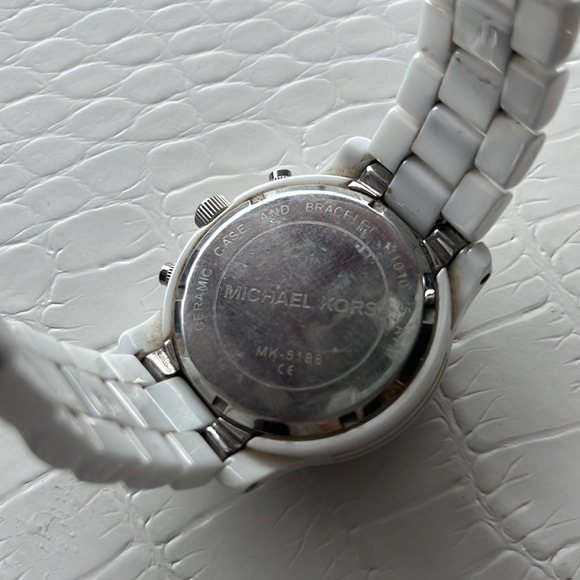 2 Michael Kors Watches - Picture 5 of 14